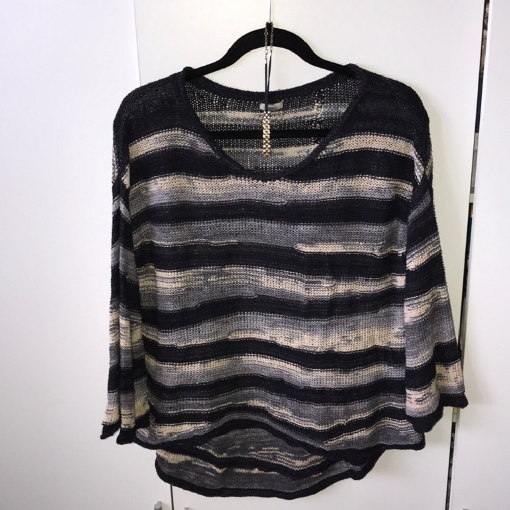 Ecote sweater